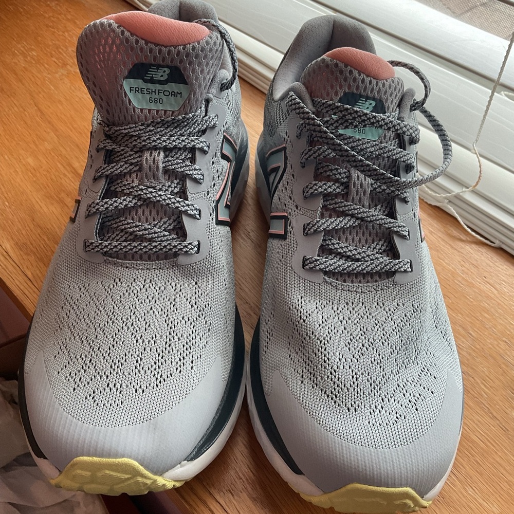 New Balance Freshfoam 680 Gray Athletic Shoes
